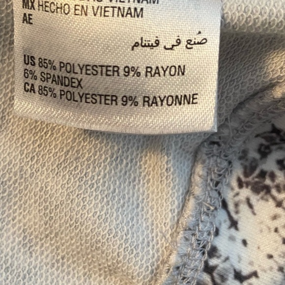 Ideology pullover hoodie size large.  The tie is missing. - Picture 6 of 6